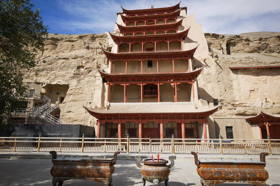 The outside of the Caves of a Thousand Buddhas - it looks similar to a temple